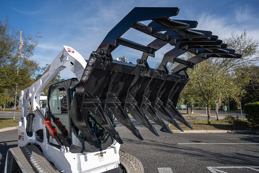 grapple bucket on bobcat track loader